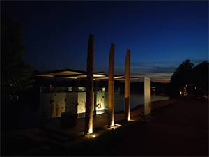 Pavillon bei Nacht.JPG